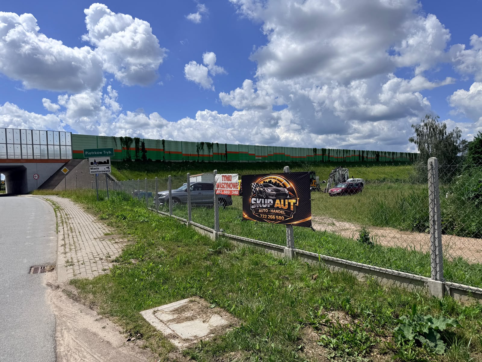 Skup aut Piotrków Trybunalski — plac przy Toruńskiej 6